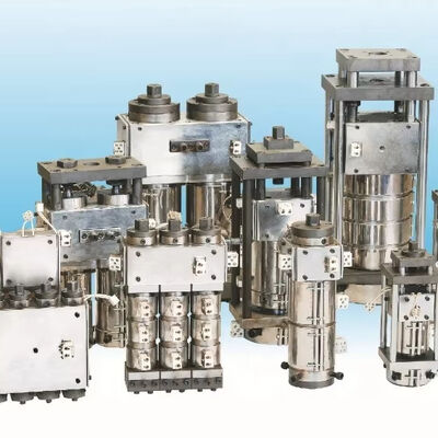 kaufen Spiegelpolierter Gesenk-Kopf für Blasformmaschinen aus 42CrMo mit mindestens 8 Jahren Lebensdauer online manufacture