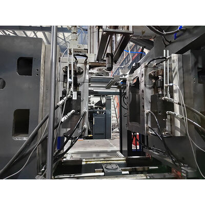 130 kg pro Stunde Ausstoß Extrusionsblasformmaschine für 10L 20L 25L 30L Kanister Stapelflasche Schmieröl Palmölflasche